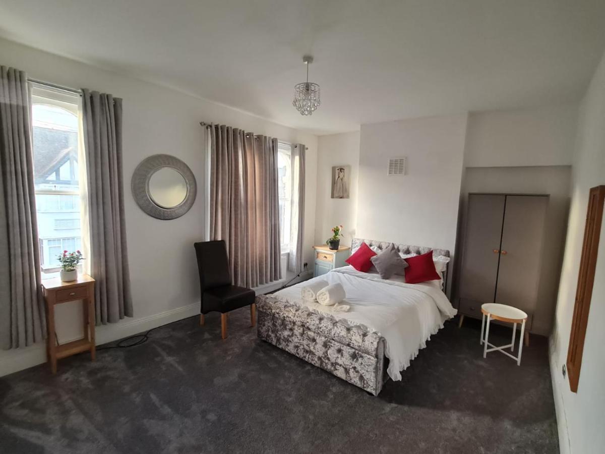 3-Bed House In London Self-Contained In Ladywell Villa Buitenkant foto