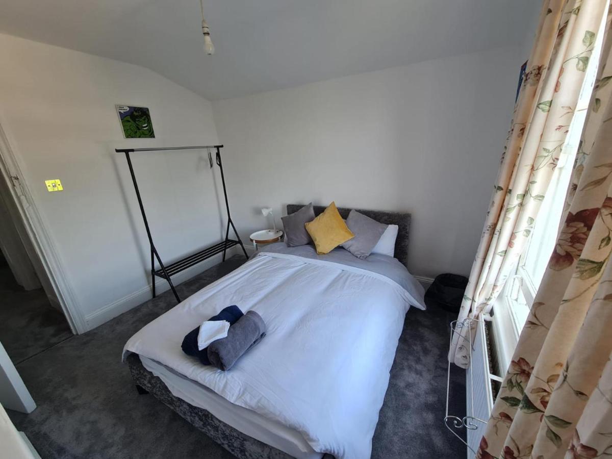 3-Bed House In London Self-Contained In Ladywell Villa Buitenkant foto