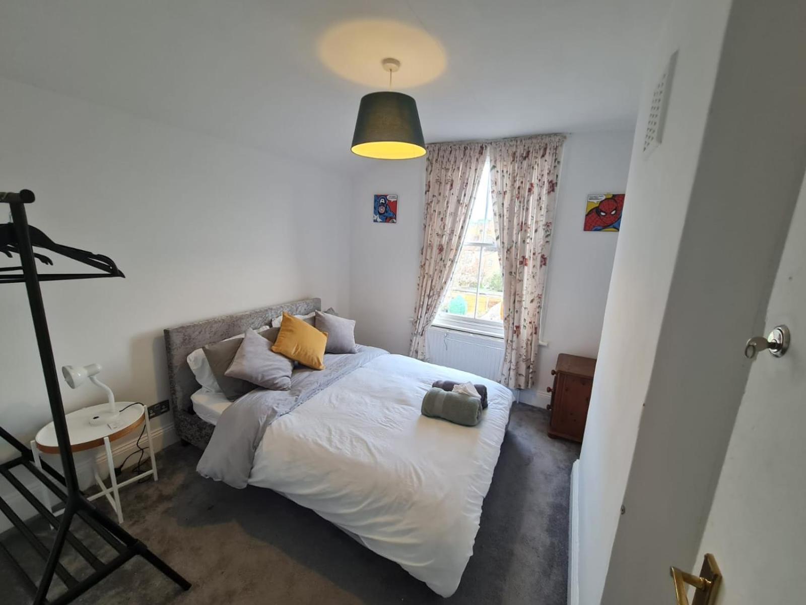 3-Bed House In London Self-Contained In Ladywell Villa Buitenkant foto
