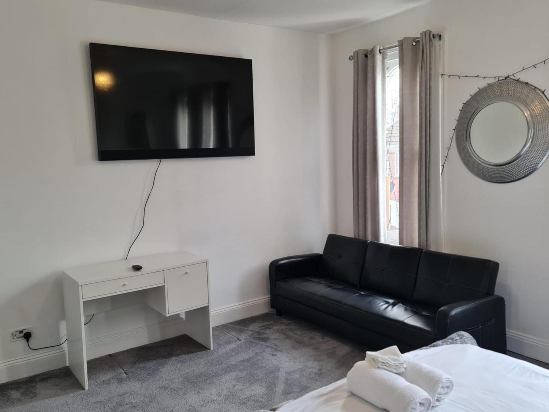 3-Bed House In London Self-Contained In Ladywell Villa Buitenkant foto